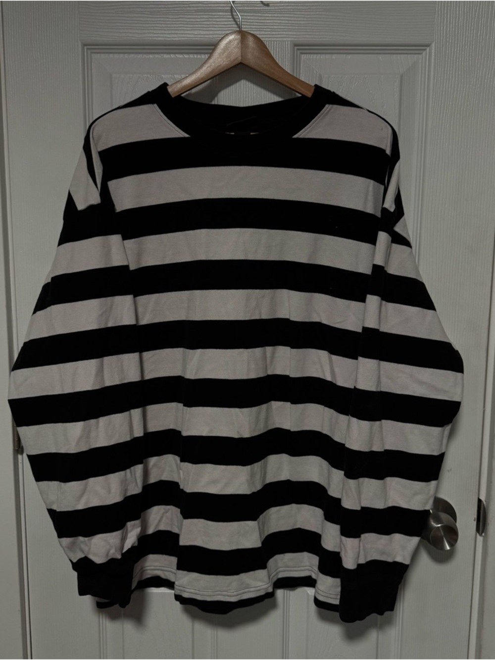 H&M Black and White Wide-Stripe Long Sleeve Tee size large